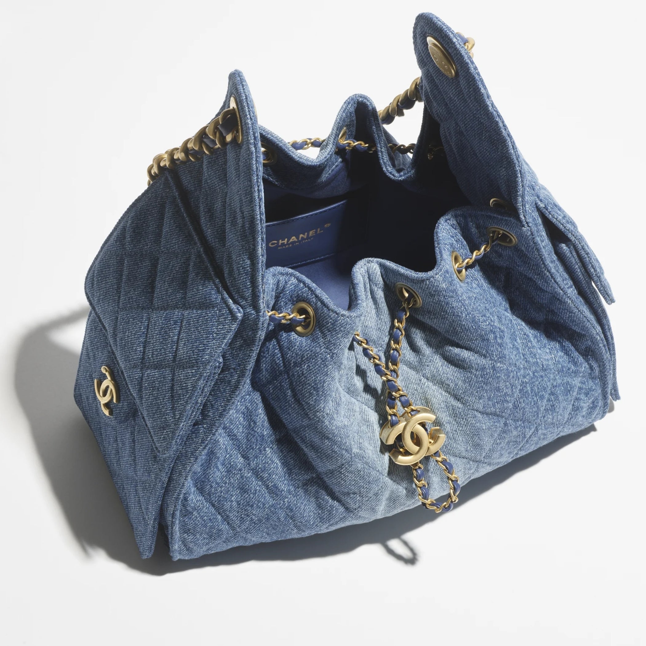 CHANEL 25 Small Handbag