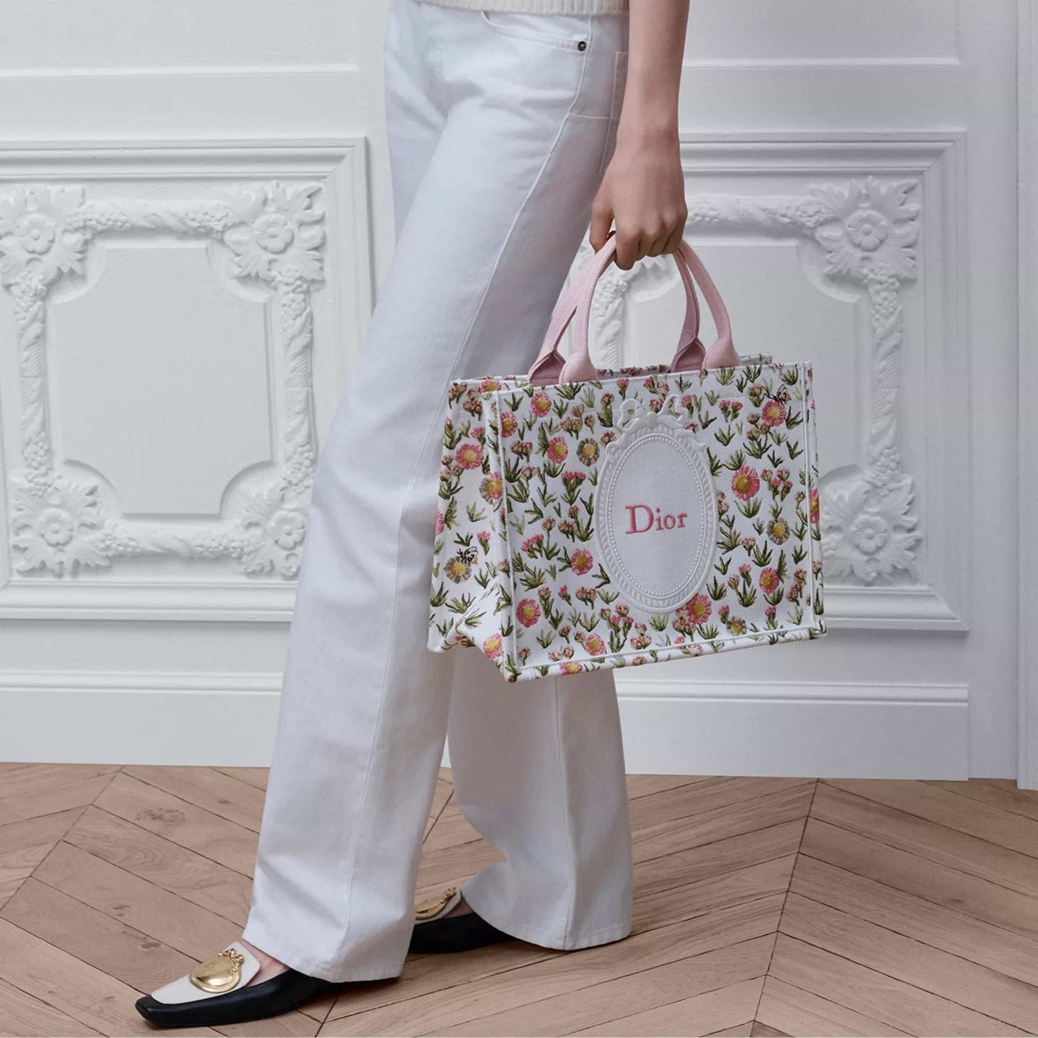 Medium White Multicolor Daisy Garden Embroidery with Dior Médaillon