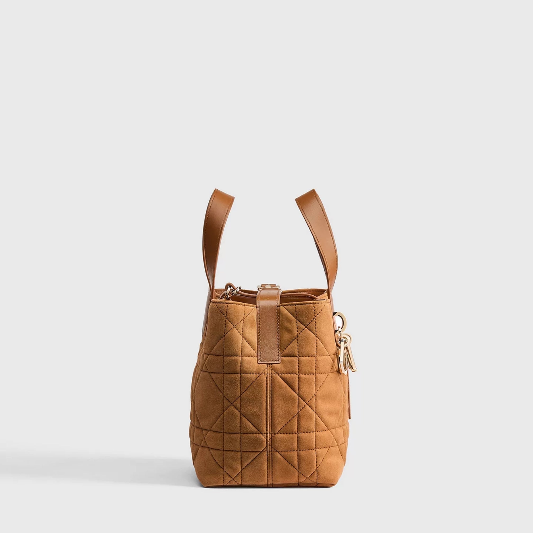 Golden Saddle Macrocannage Suede Goatskin