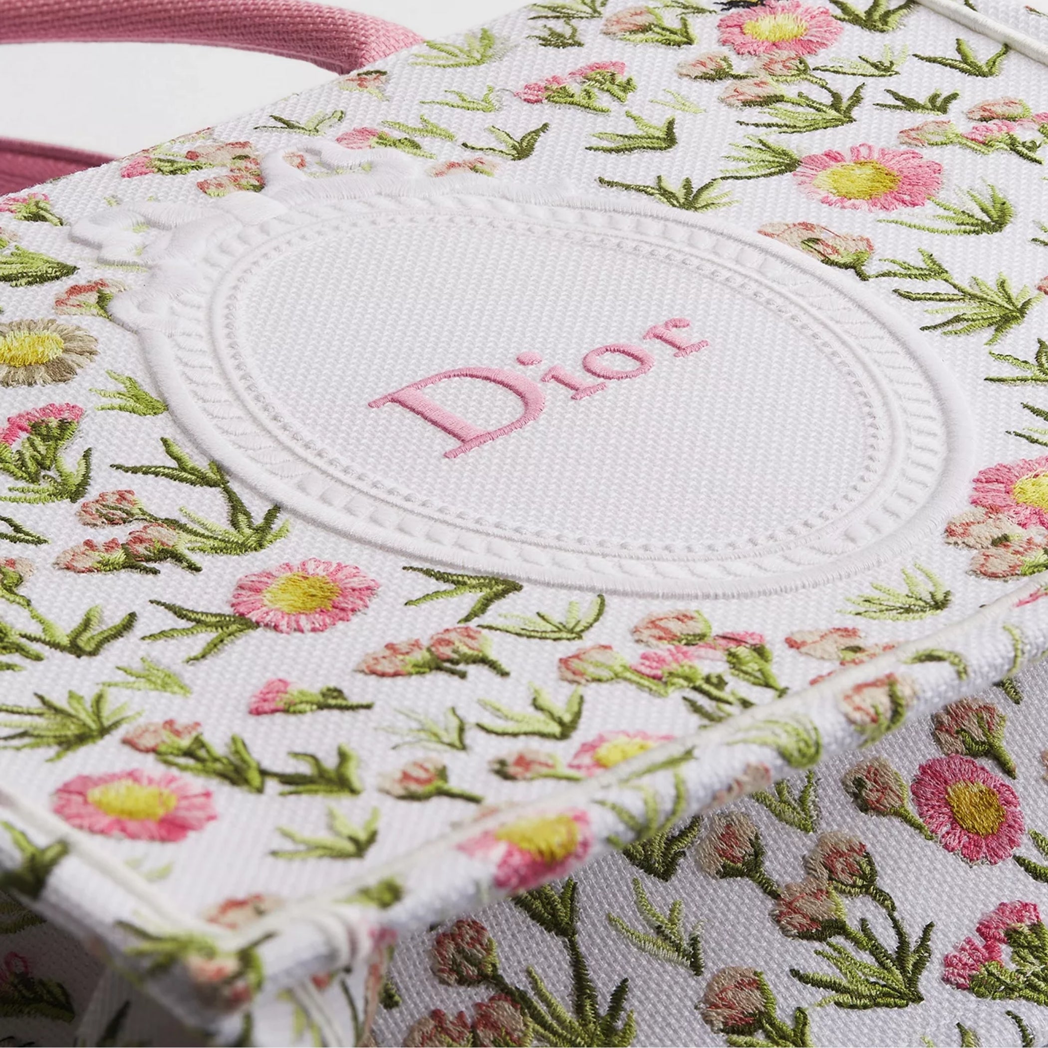 Medium White Multicolor Daisy Garden Embroidery with Dior Médaillon