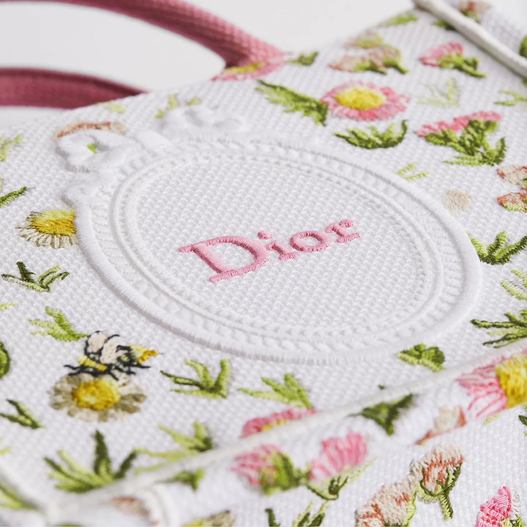 Mini White Multicolor Daisy Garden Embroidery with Dior Médaillon