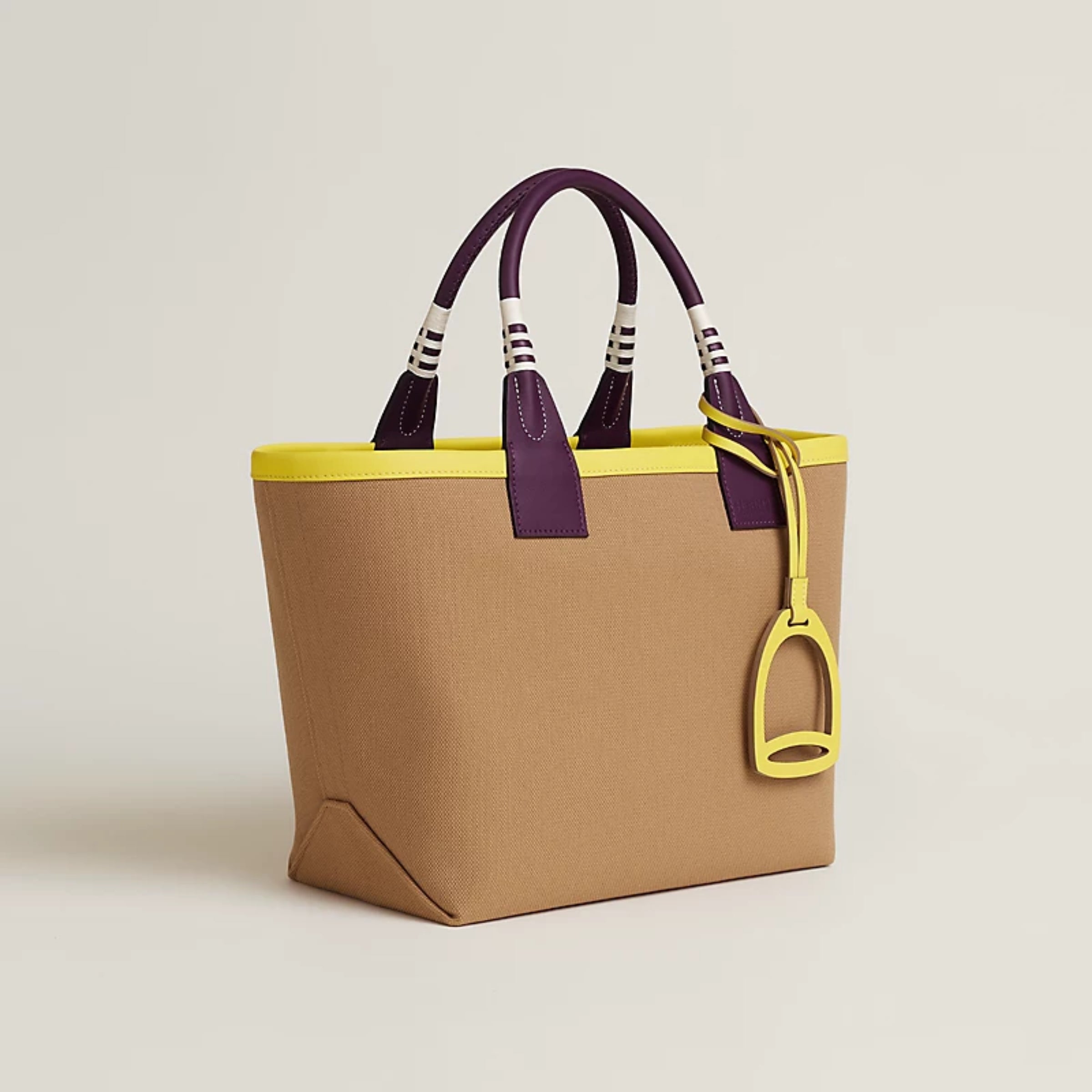 Steeple 25 bag
