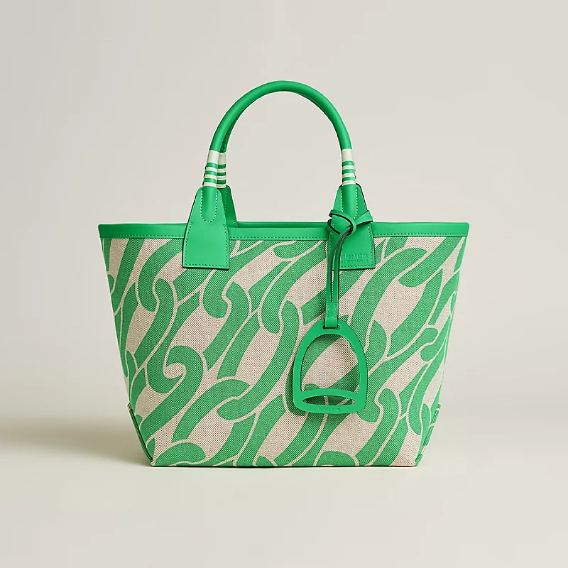 Steeple 25 bag
