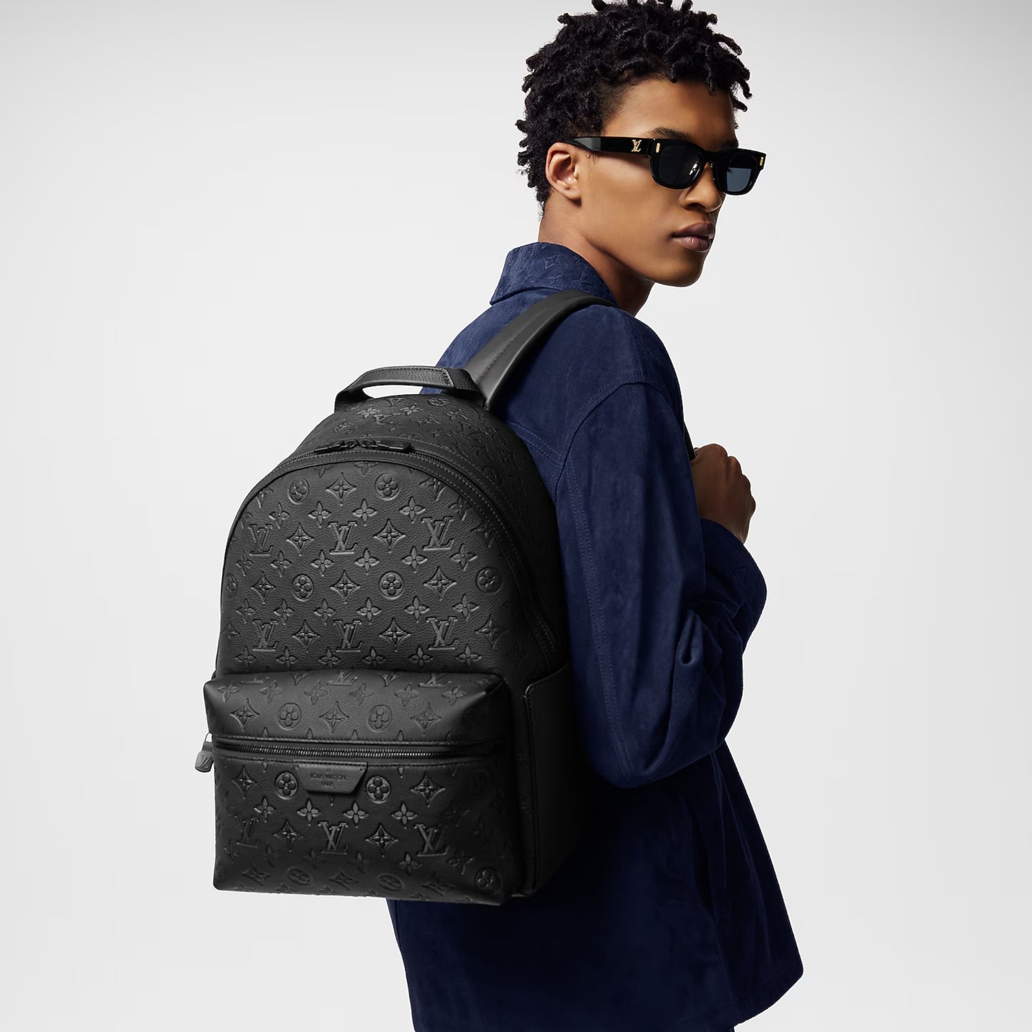 Discovery Backpack PM MONOGRAM SHADOW BLACK