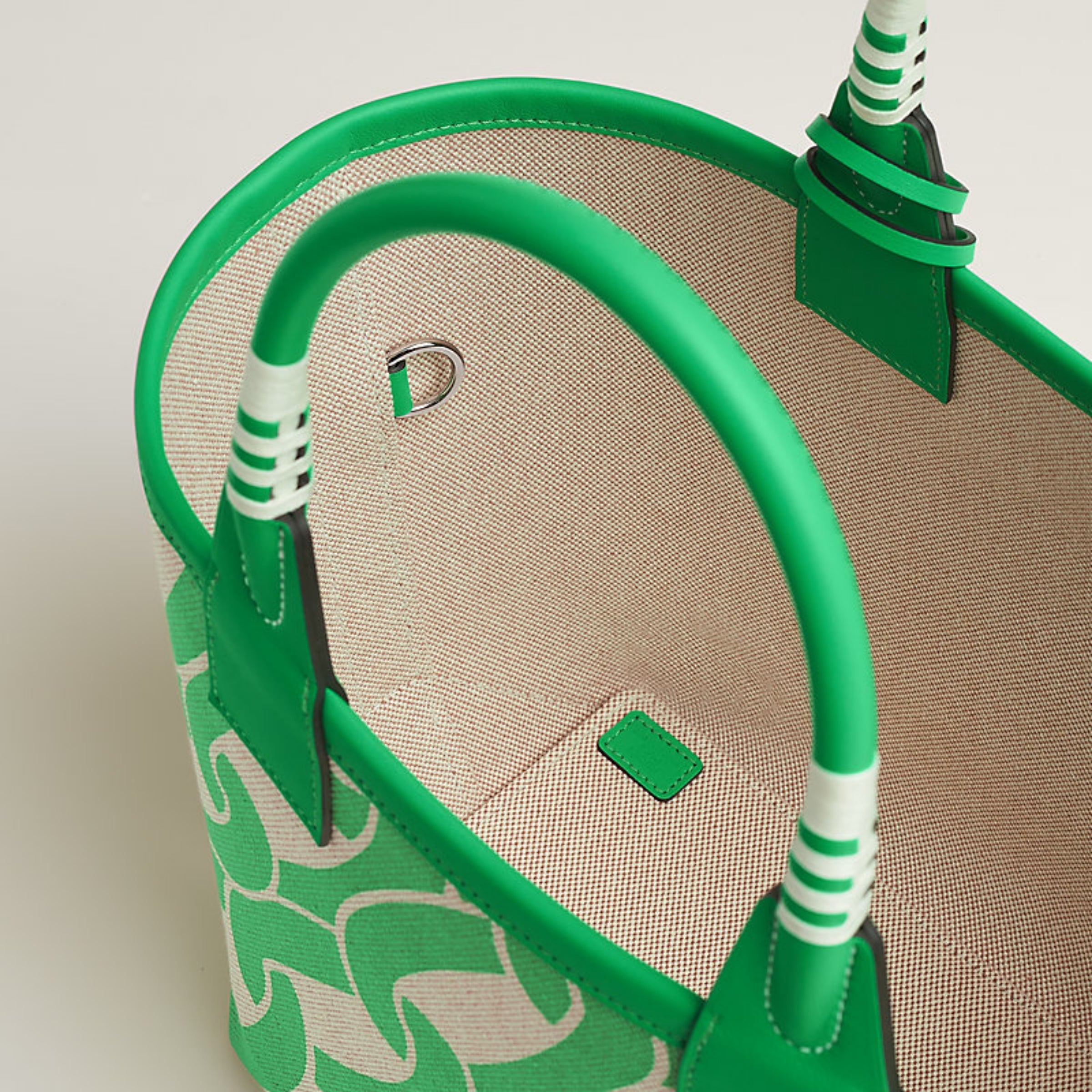 Steeple 25 bag