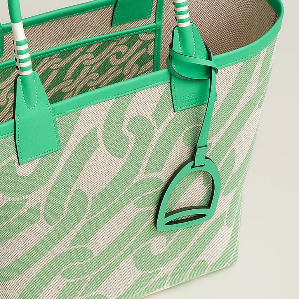 Steeple 28 bag