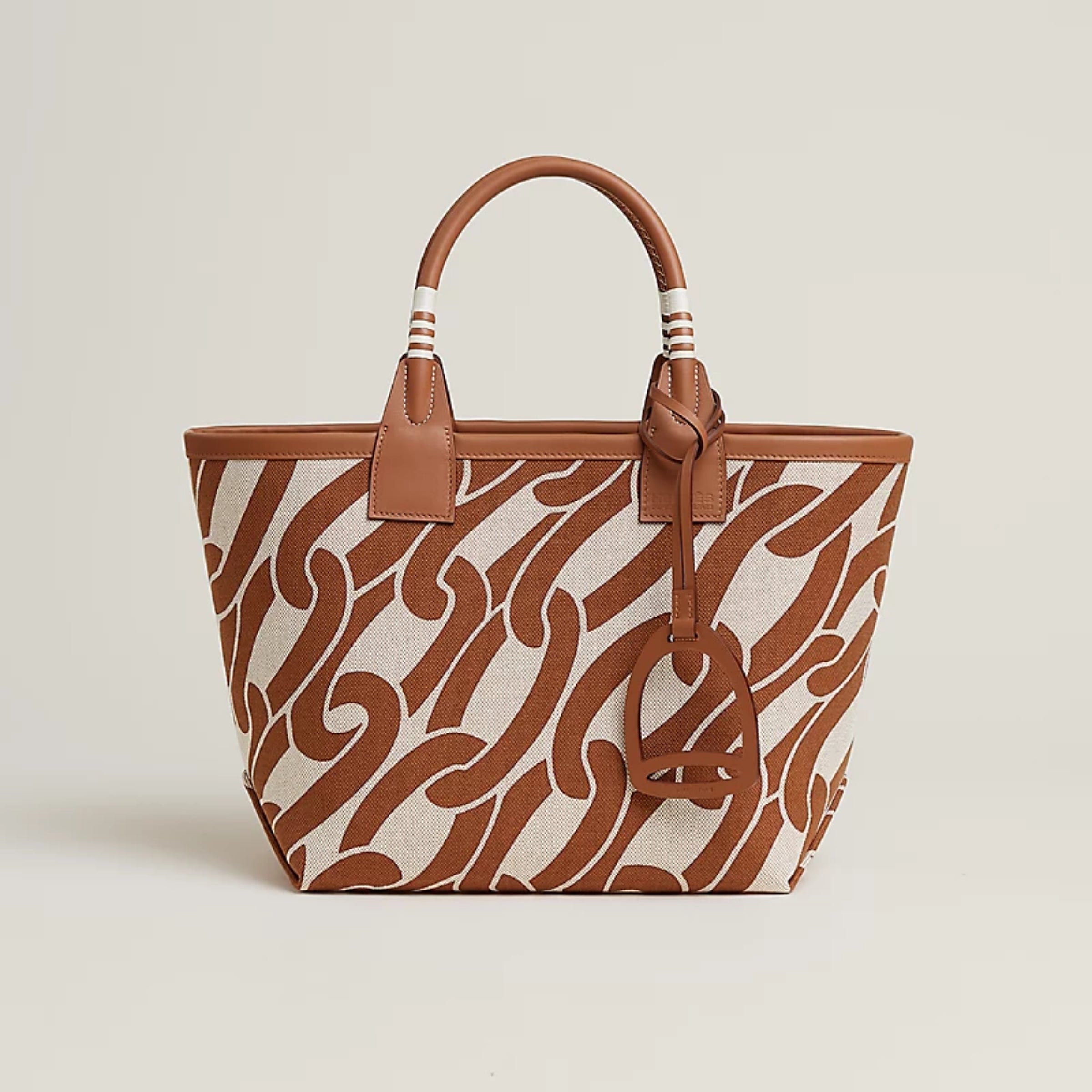 Steeple 25 bag