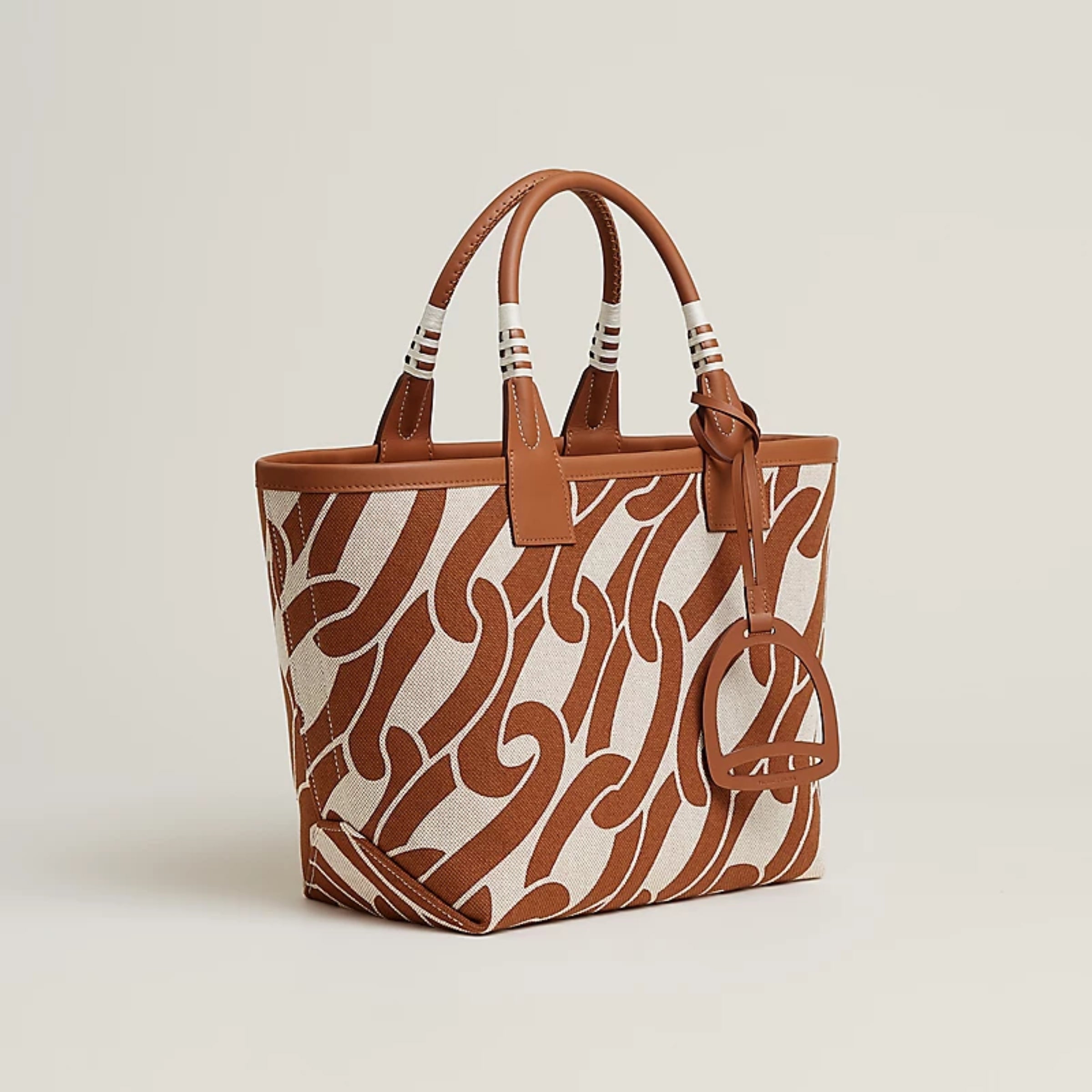 Steeple 25 bag
