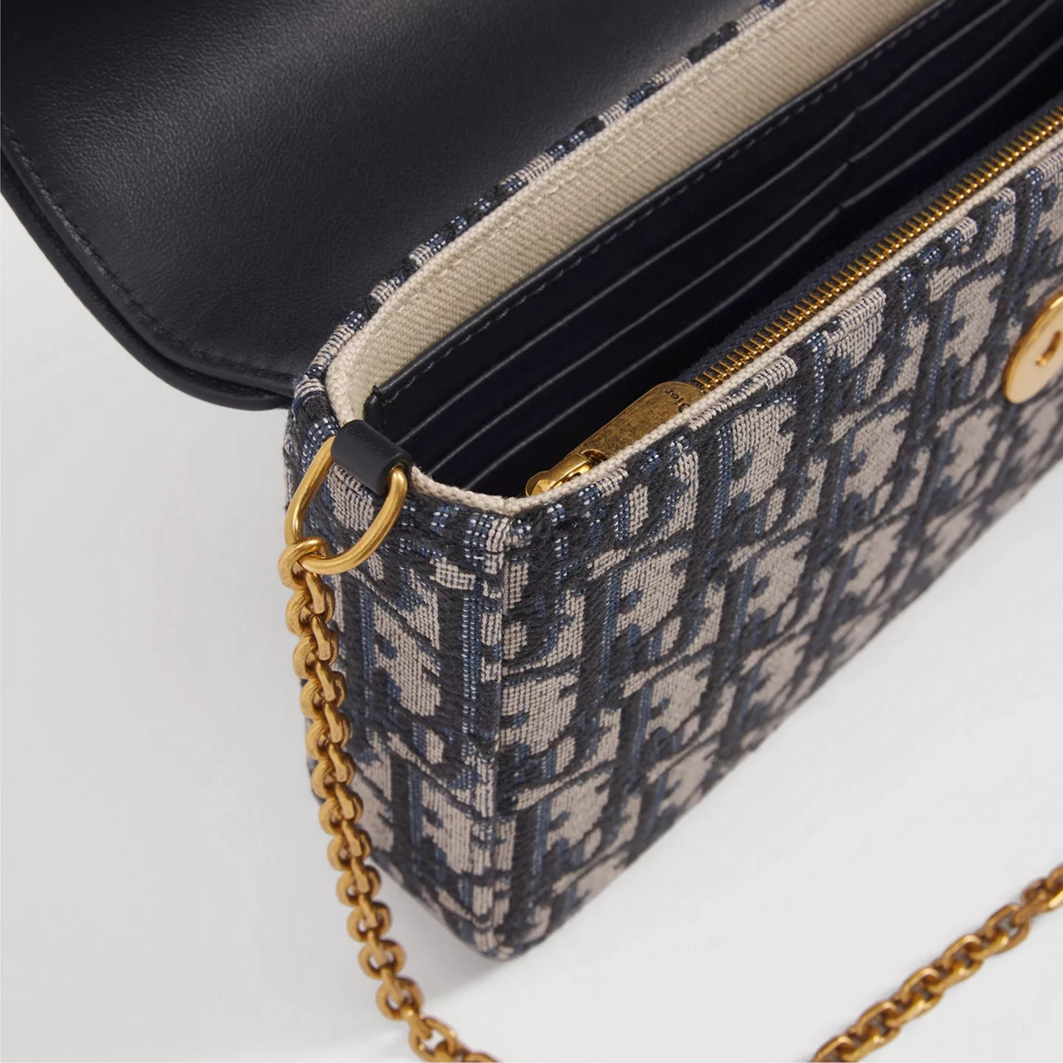 Medium Saddle Pouch with Chain