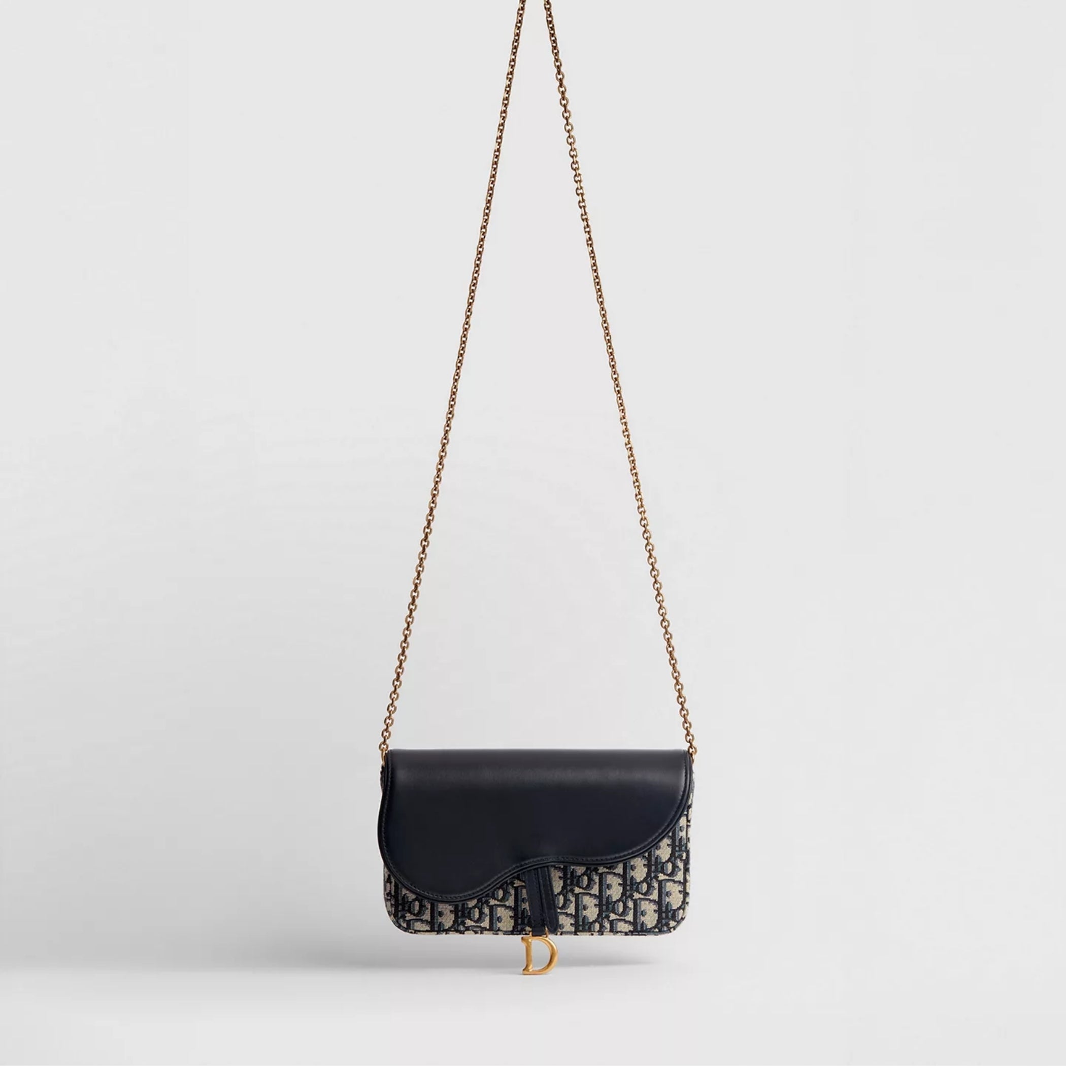 Medium Saddle Pouch with Chain