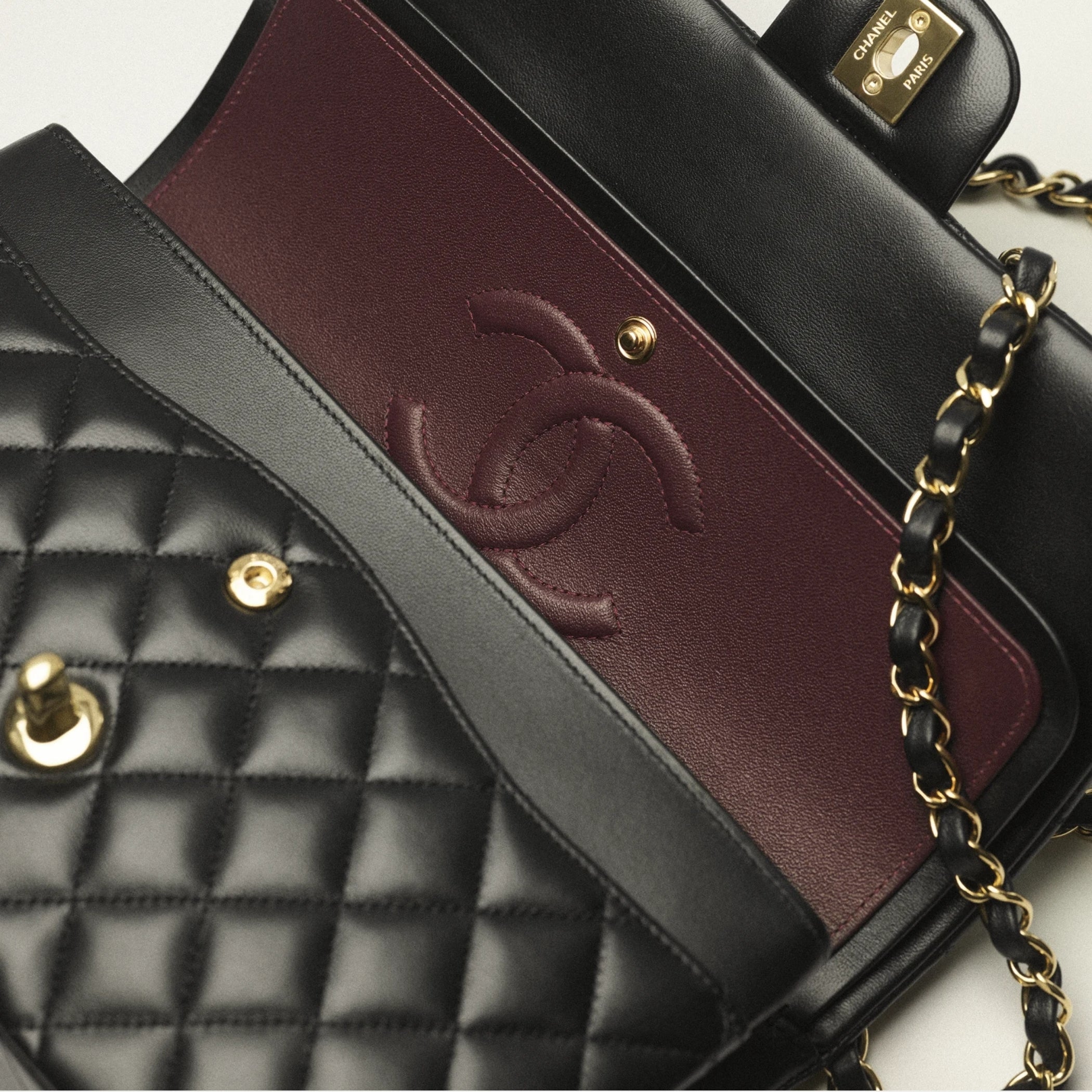 Classic 11.12 Handbag