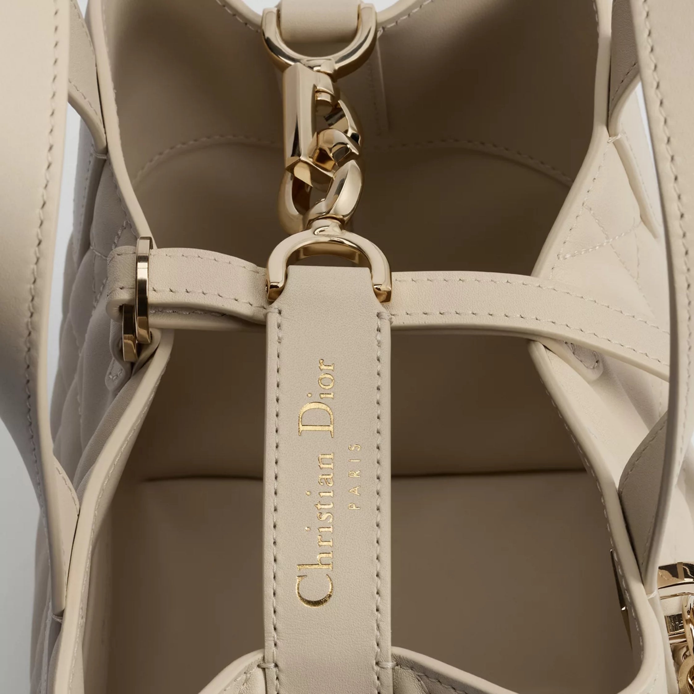 Small Dior Toujours Vertical Tote Bag Craie Macrocannage Calfskin